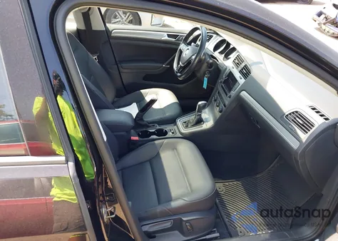 2015 Volkswagen Golf Tsi S 4-Door z USA, uszkodzony, nr VIN 3VW217AU9FM027233